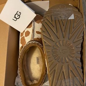 Women’s Cow Print Tasman Slippers